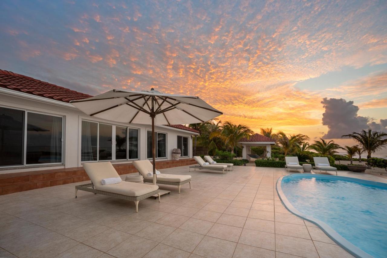Le Soleil D'Or Hotel Cayman Brac Bagian luar foto