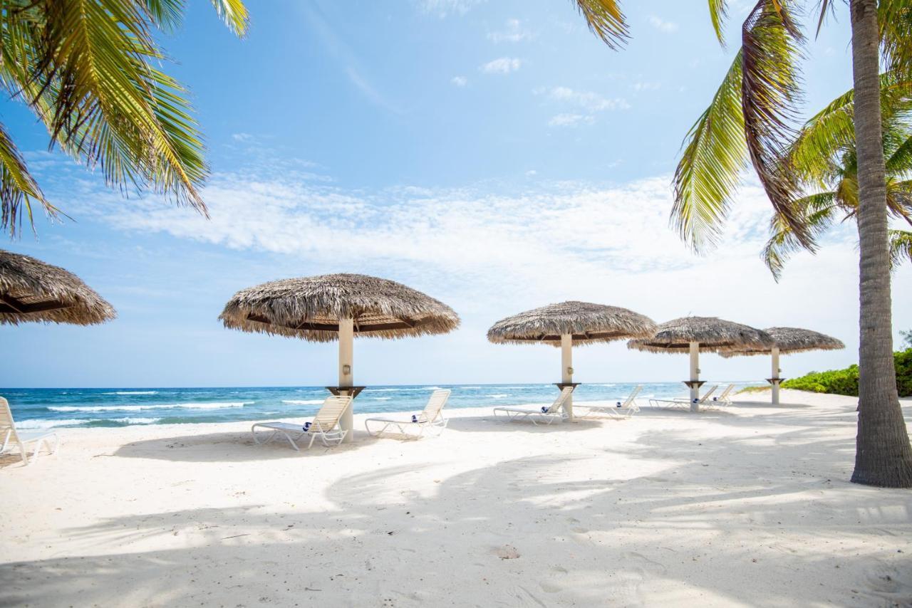 Le Soleil D'Or Hotel Cayman Brac Bagian luar foto