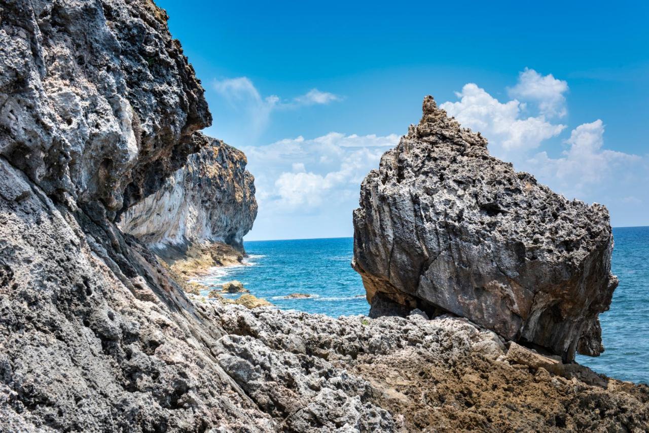 Le Soleil D'Or Hotel Cayman Brac Bagian luar foto