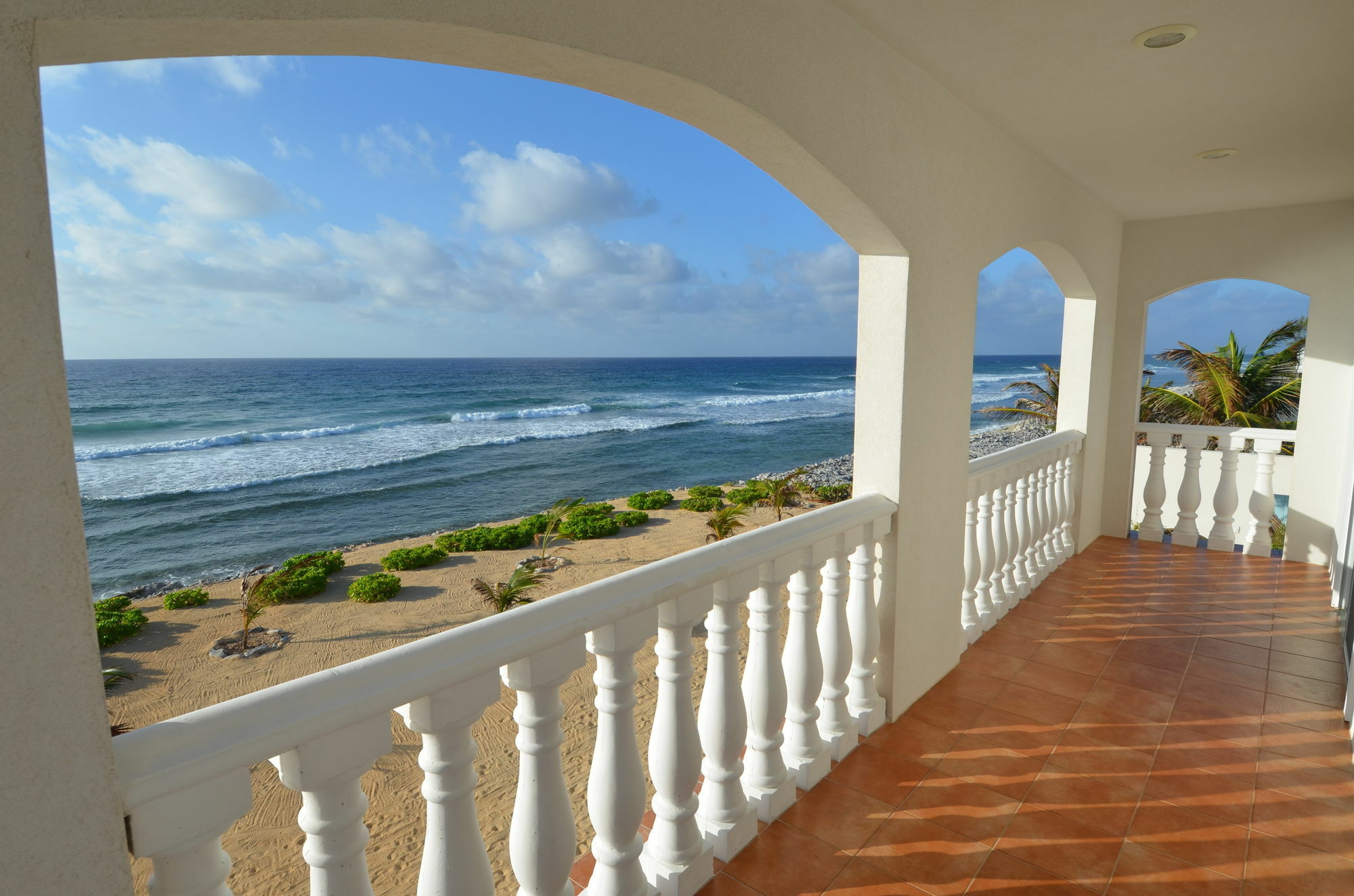 Le Soleil D'Or Hotel Cayman Brac Bagian luar foto
