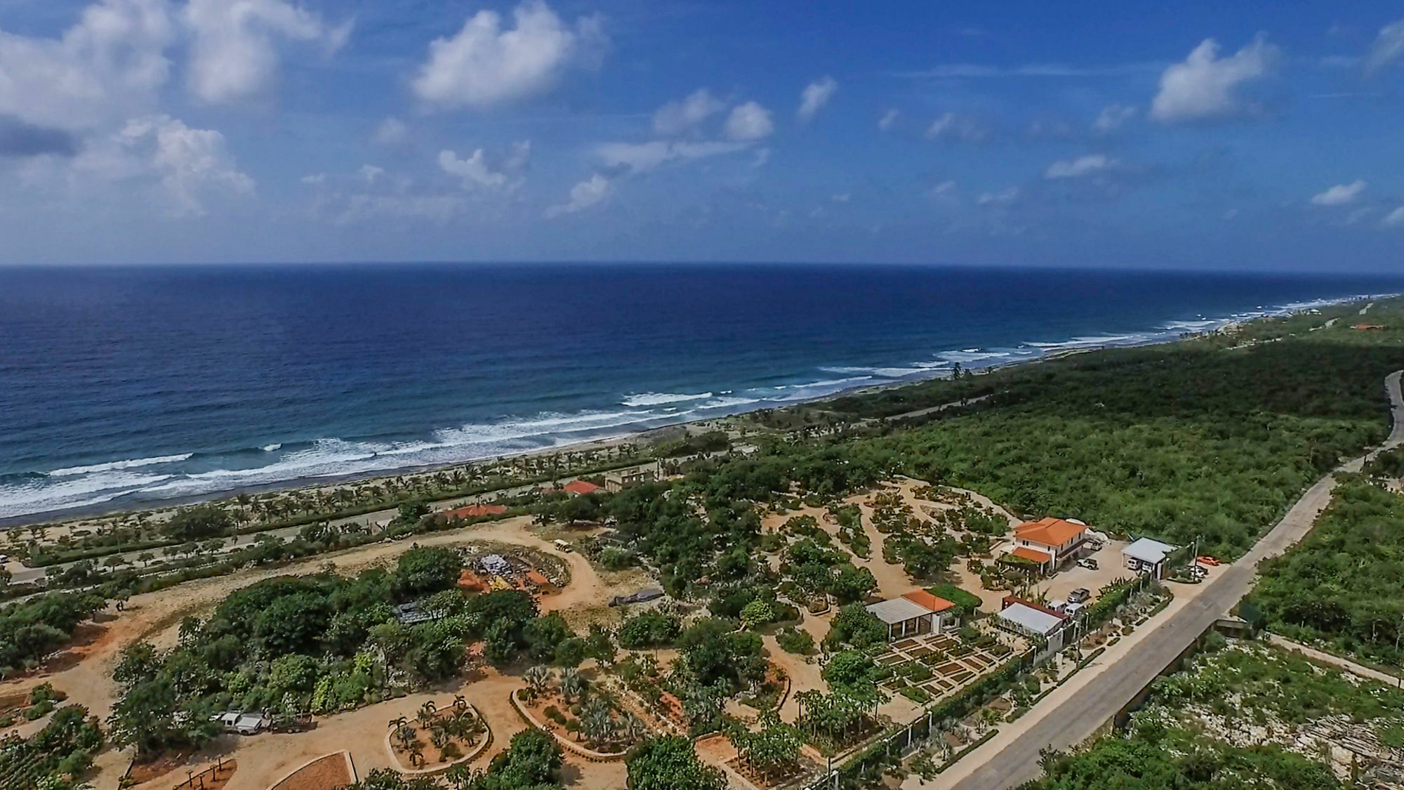 Le Soleil D'Or Hotel Cayman Brac Bagian luar foto