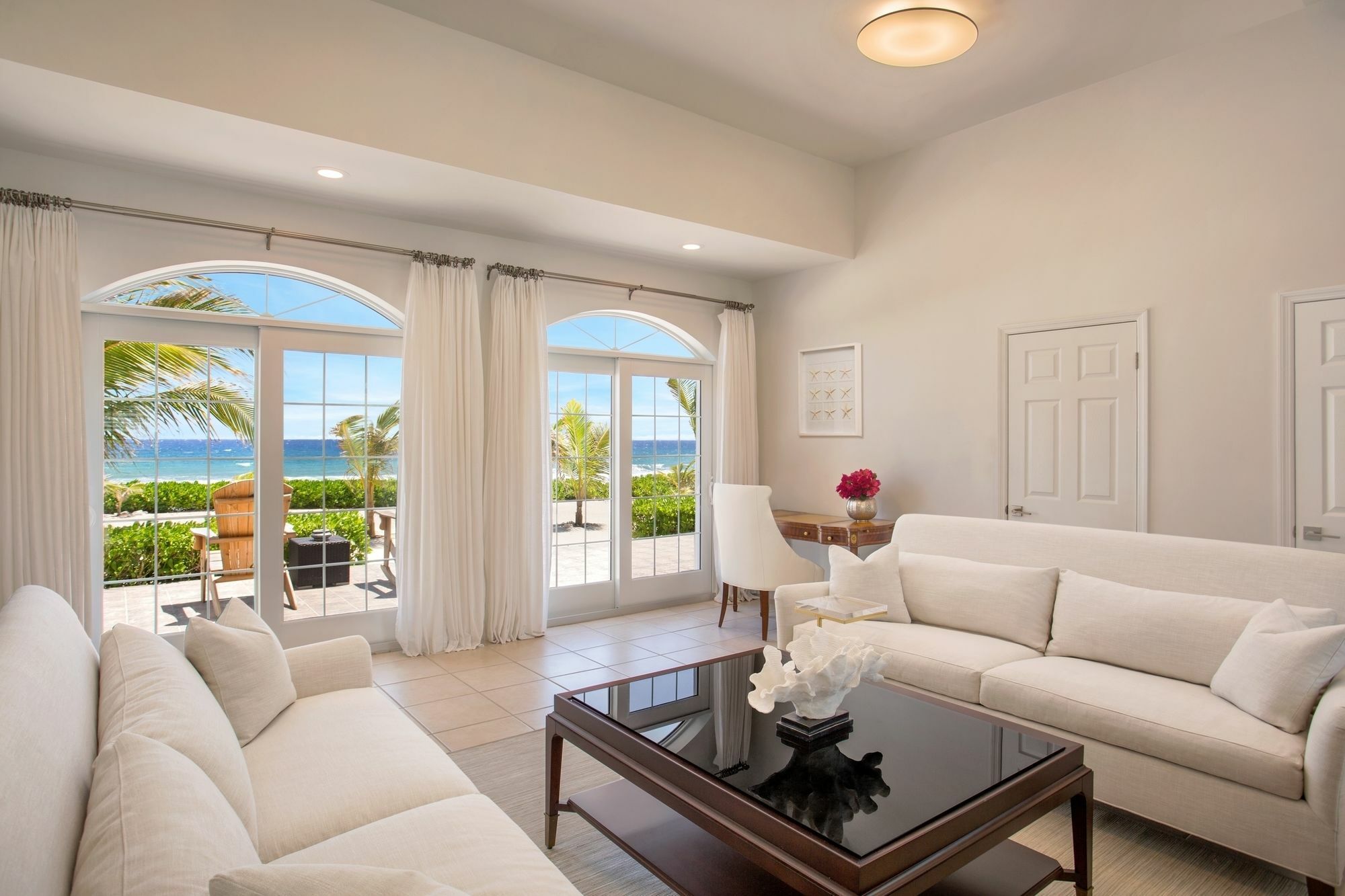 Le Soleil D'Or Hotel Cayman Brac Bagian luar foto
