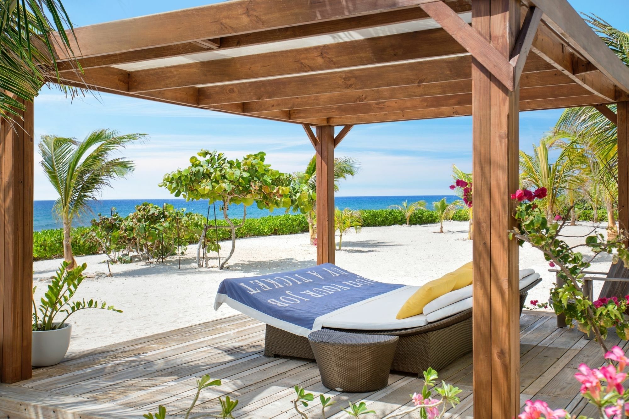 Le Soleil D'Or Hotel Cayman Brac Bagian luar foto